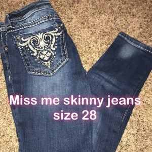 Miss me skinny jeans, great condition!